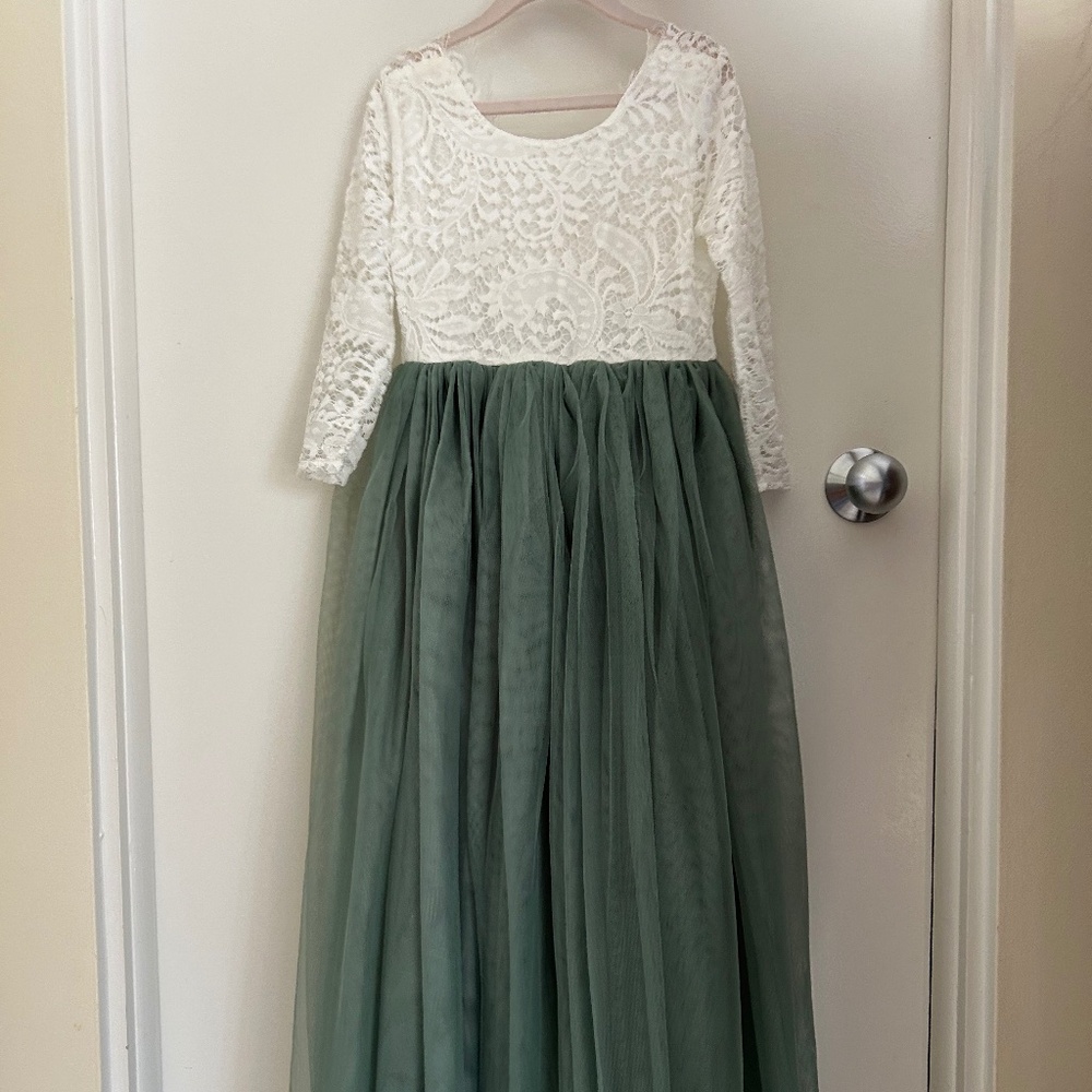 Beautiful special occasion dress- flower girl